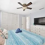 Island Paradise 3 Bed Waterfront/Heated Pool