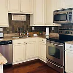 Beautiful Home With Large Pool! Close To The Beach!