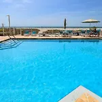 Crescent Beach Club I 4G