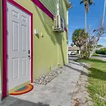 Indian Rocks Beach Getaway With Balcony And Bay View!
