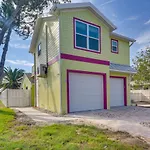 Indian Rocks Beach Getaway With Balcony And Bay View!