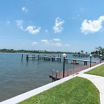 Indian Shores Waterway View, Walk To Beach, Pool Hot Tub, Dock