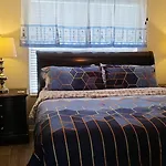 Spacious Beach House Unit,Beautifully Furnished 2 Bed 2Bath./2Min.Walk To Beach