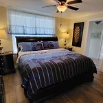 Spacious Beach House Unit,Beautifully Furnished 2 Bed 2Bath./2Min.Walk To Beach