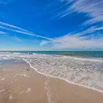 Blue Water Beachside Villa 6