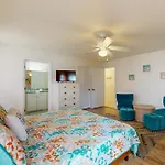 Captain\'S Cove 304