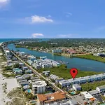 Perfect 2-Bed 2-Bath Townhome With 1390 Sq Ft And Garage By The Beach