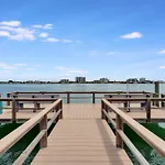 The Boho Waterview W Balcony Bbq & Heated Pool