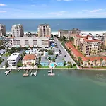The Boho Waterview W Balcony Bbq & Heated Pool