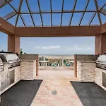 Crescent Beach Club 8C