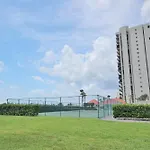 Lighthouse Towers 604