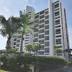 Lighthouse Towers 604