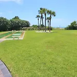 Lighthouse Towers 604