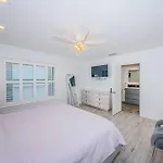 New Listing Stunning View Cypress Beachfront Suite