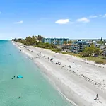 Breathtaking Penthouse Views Oceanview Getaway