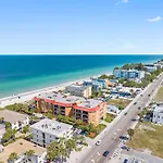 Breathtaking Penthouse Views Oceanview Getaway