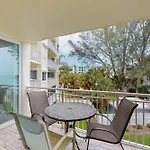 Dolphin Reef 203