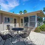 Paradise Corner - Monthly Beach Vacation Rental!