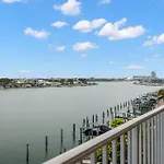 404 Bay Harbor