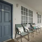 304 Dockside