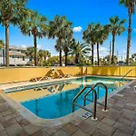 Pelican\'S Cove 401