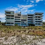Pier House