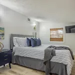 Fully Renovated Indian Rocks Beach Getaway