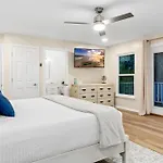 Luxury-4 Primary Bedrooms-Waterfront-King Beds