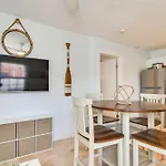 Apartment With Easy Access To Indian Rocks Beach!