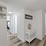 Beachfront 3-Bed I Location! Stunning Sunsets