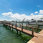 Beach Getaway! 5Min Walk To The Beach! Gulf & Bay Views