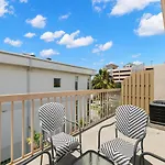 Beach Getaway! 5Min Walk To The Beach! Gulf & Bay Views