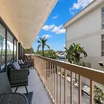 Beach Getaway! 5Min Walk To The Beach! Gulf & Bay Views