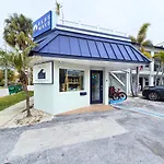 Blue Wave Suite 5