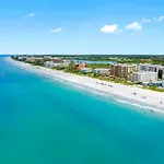Bayshore Yacht & Tennis 806