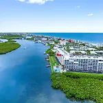 Bayshore Yacht & Tennis 806