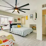 Waterfront Getaway With Pool And Dock - Walk To Beach!