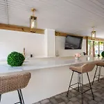 Starfish Beach Cottage