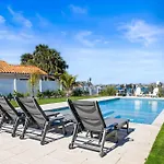 Waterfront Paradise Palms