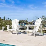 Waterfront Paradise Palms