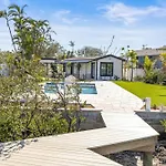 Waterfront Paradise Palms