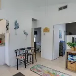 Cozy Indian Rocks Beach Cottage Steps To Seawall!