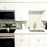 Sunny Shores Retreat 1