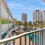 Pelican Pointe