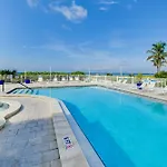 Redington Shores Retreat With Beach Access!