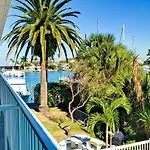 Bayside Condos 18