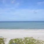 Casa De Playa 211