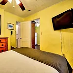Palm Place 1 - Sabal Palm Beach Getaway 624