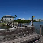 Gulf Retreat 2: Magnificent Water Views, Steps To Beach, None Cleaner, None Nicer!