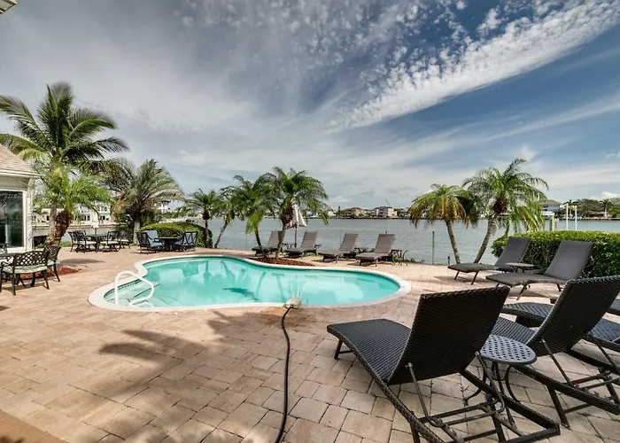 Paradise Point - Secluded Waterfront Oasis Near The Beach